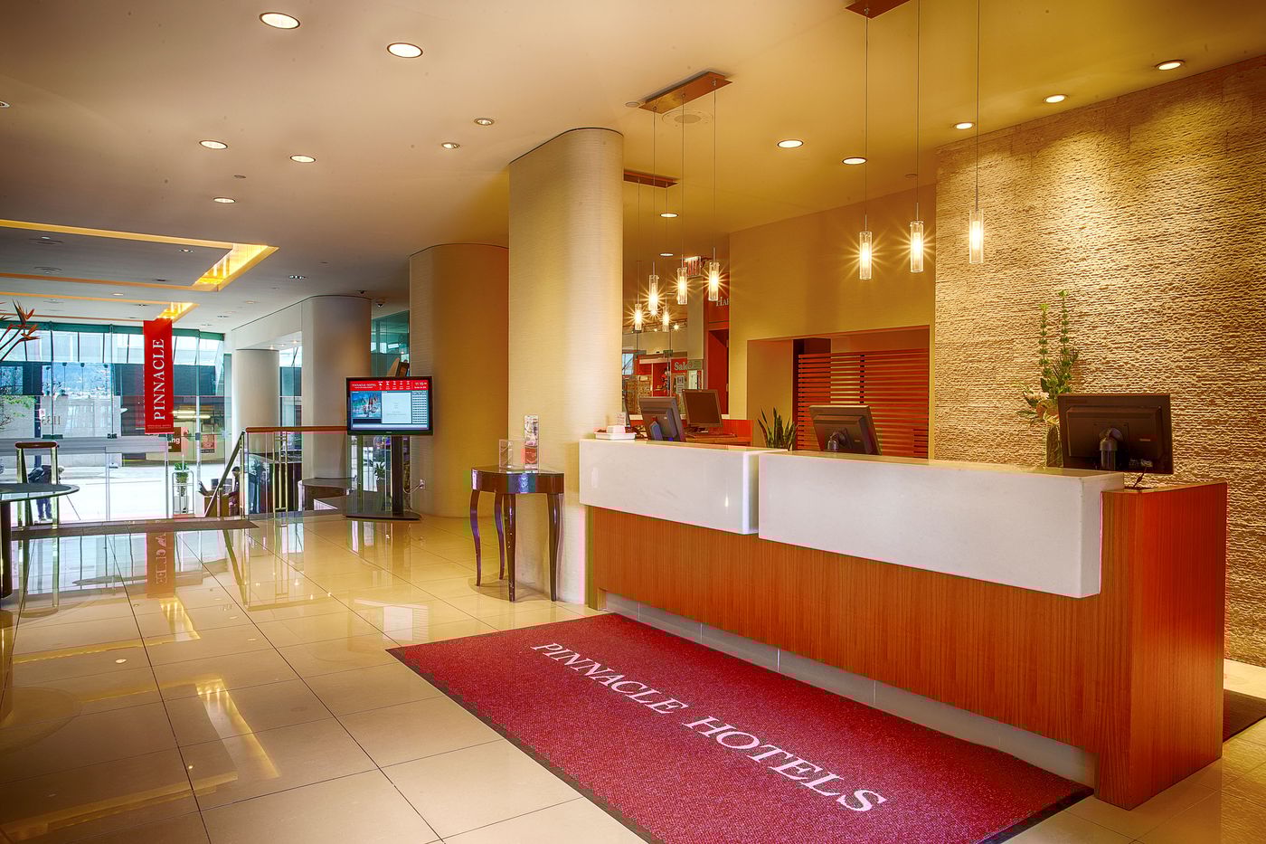 Pinnacle-Hotel-Harbourfront-Lobby-3
