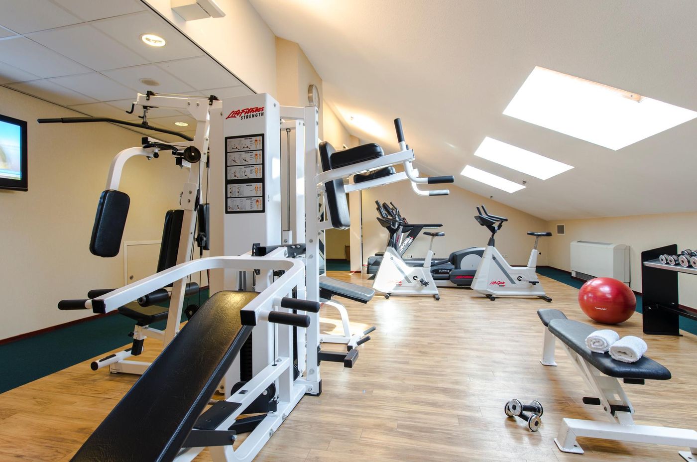 Courtyard-Amsterdam-Airport-Sports-and-Entertainment-73