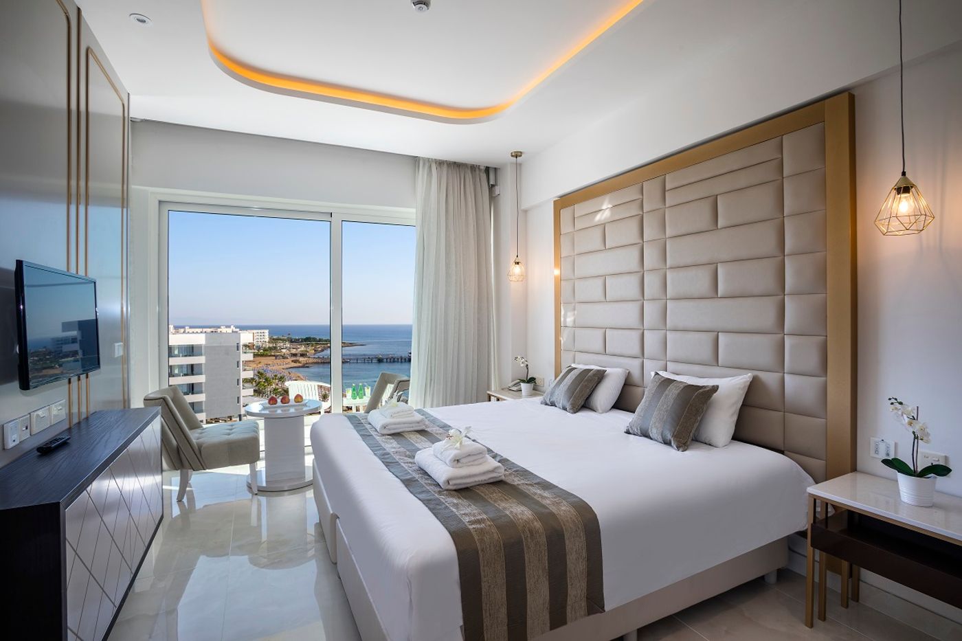 Tsokkos-Constantinos-The-Great-Beach-Hotel-Room-5