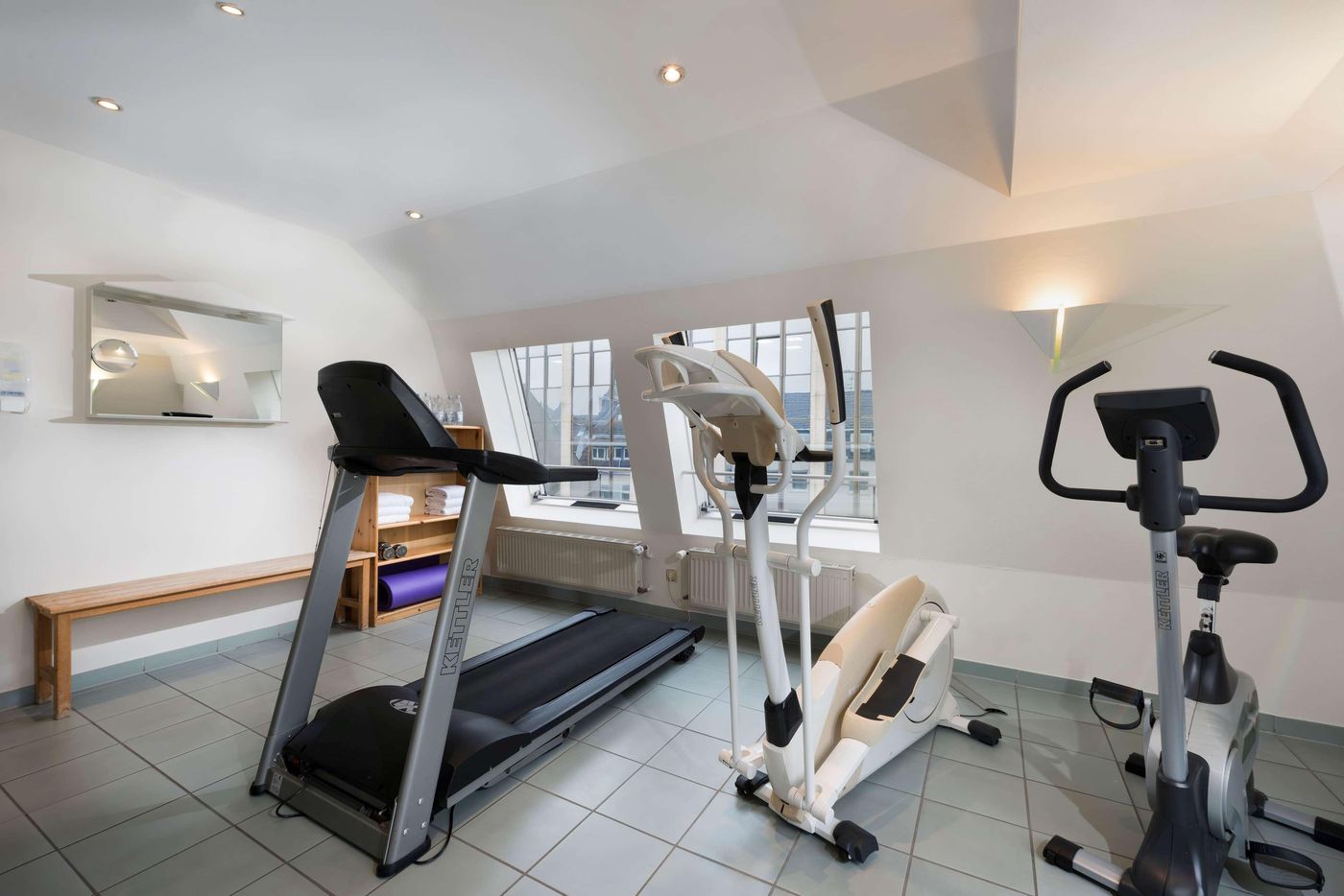 TRYP-by-Wyndham-Koeln-City-Centre-Sports-and-Entertainment-16