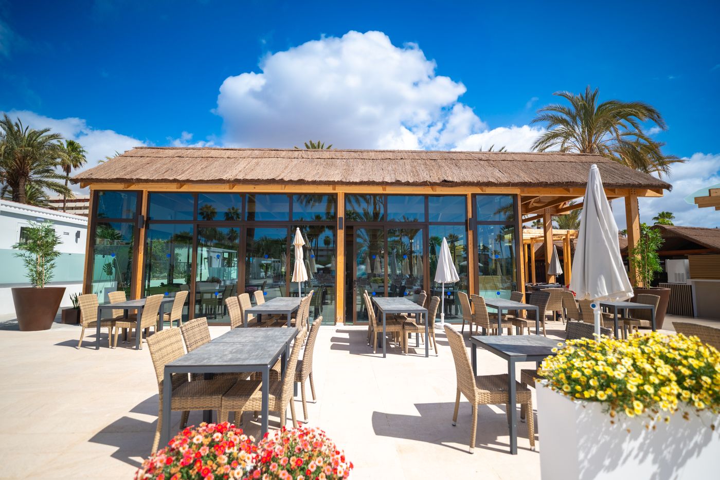 19.08.25 HL Miraflor Suites