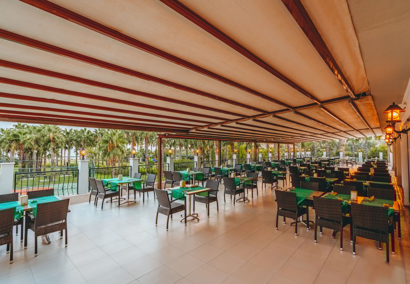 New - Royal Atlantis Beach