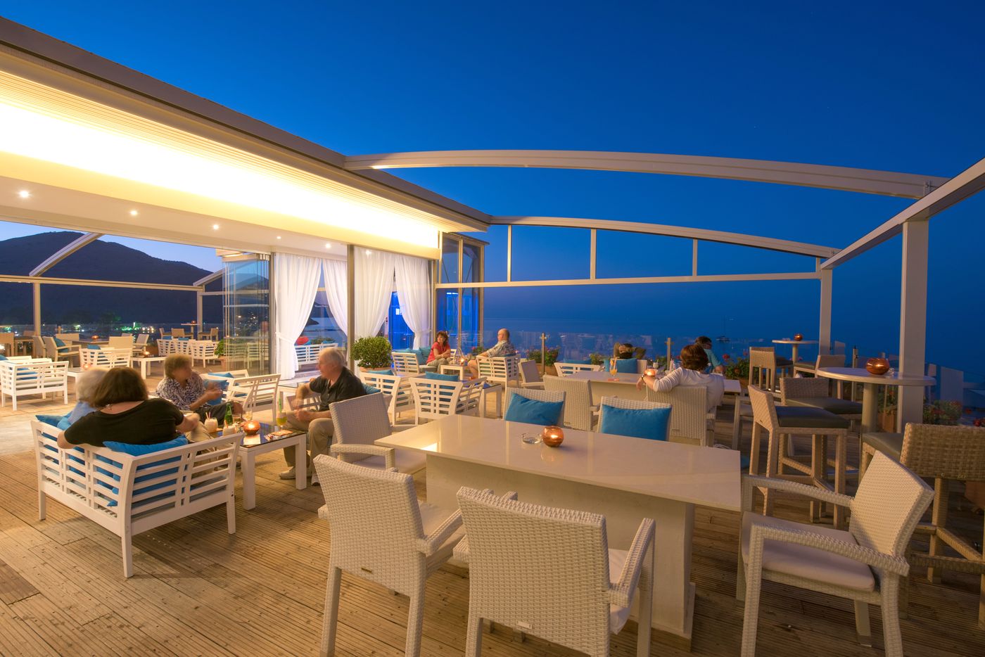 Corissia-Princess-Bar-12