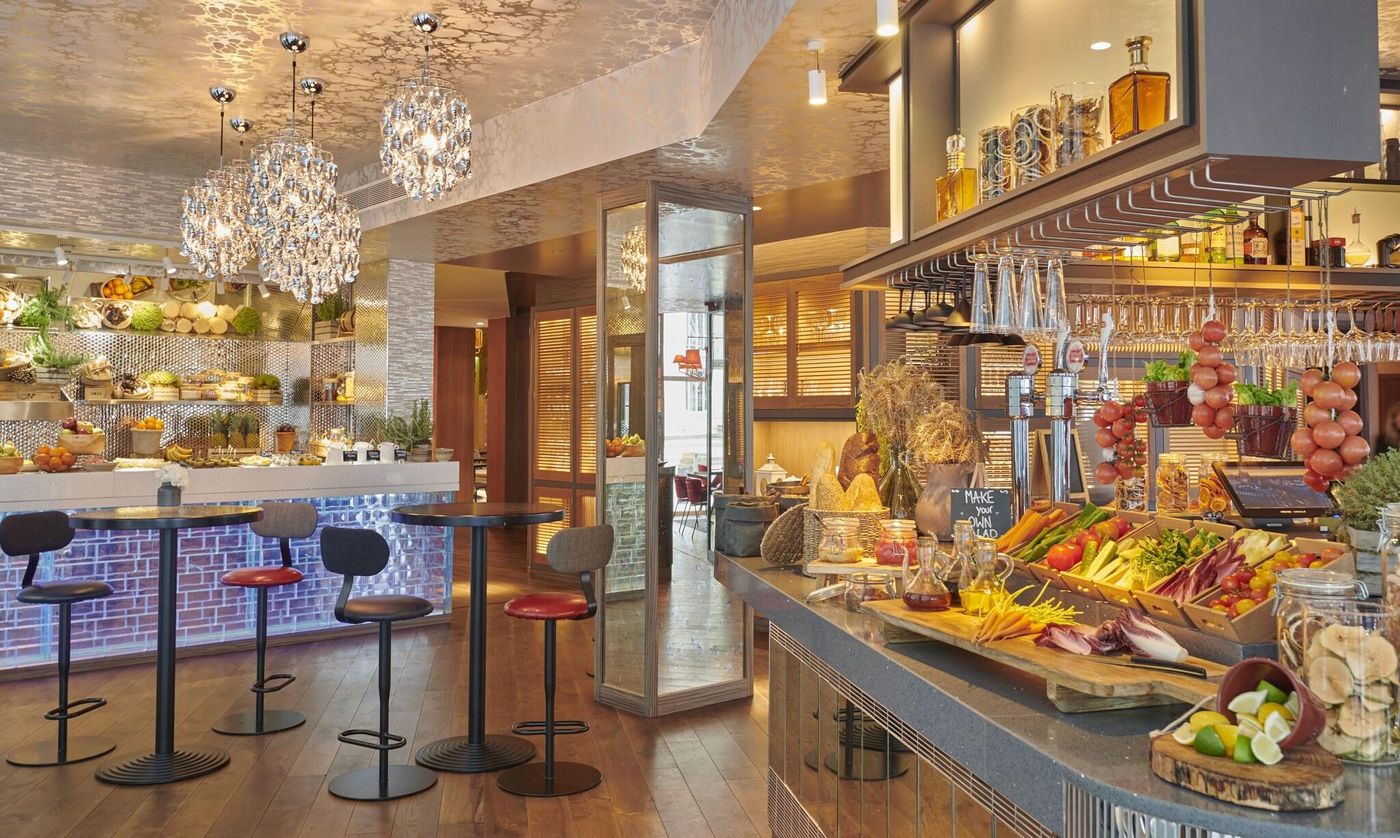 Hyatt-Centric-Gran-Via-Madrid-Restaurant-82