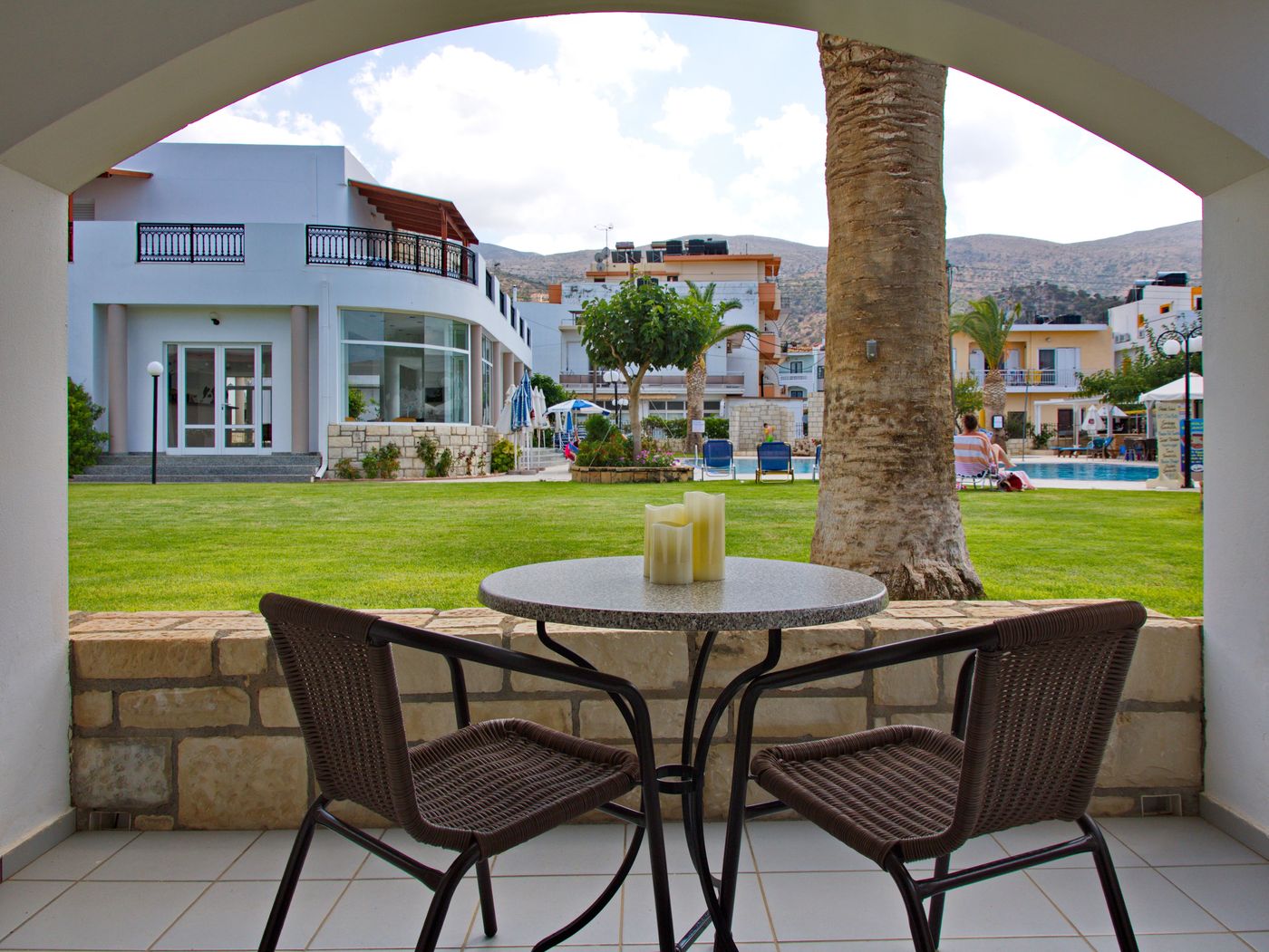 Maria-Rousse-Studios-Room-19