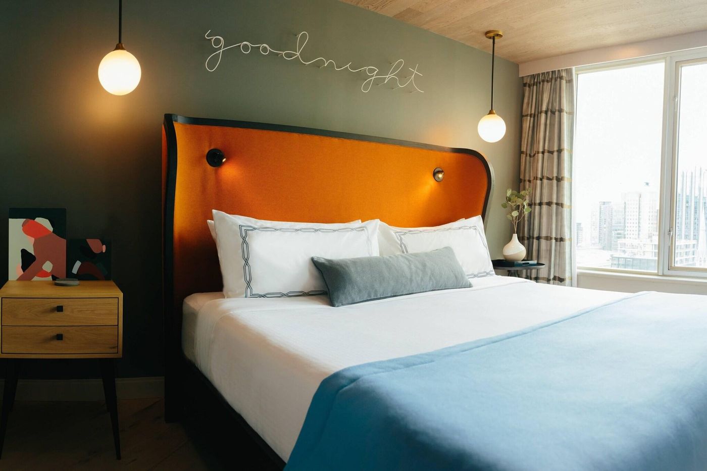 Delta-Hotels-By-Marriott-Vancouver-Downtown-Suites-Room-34