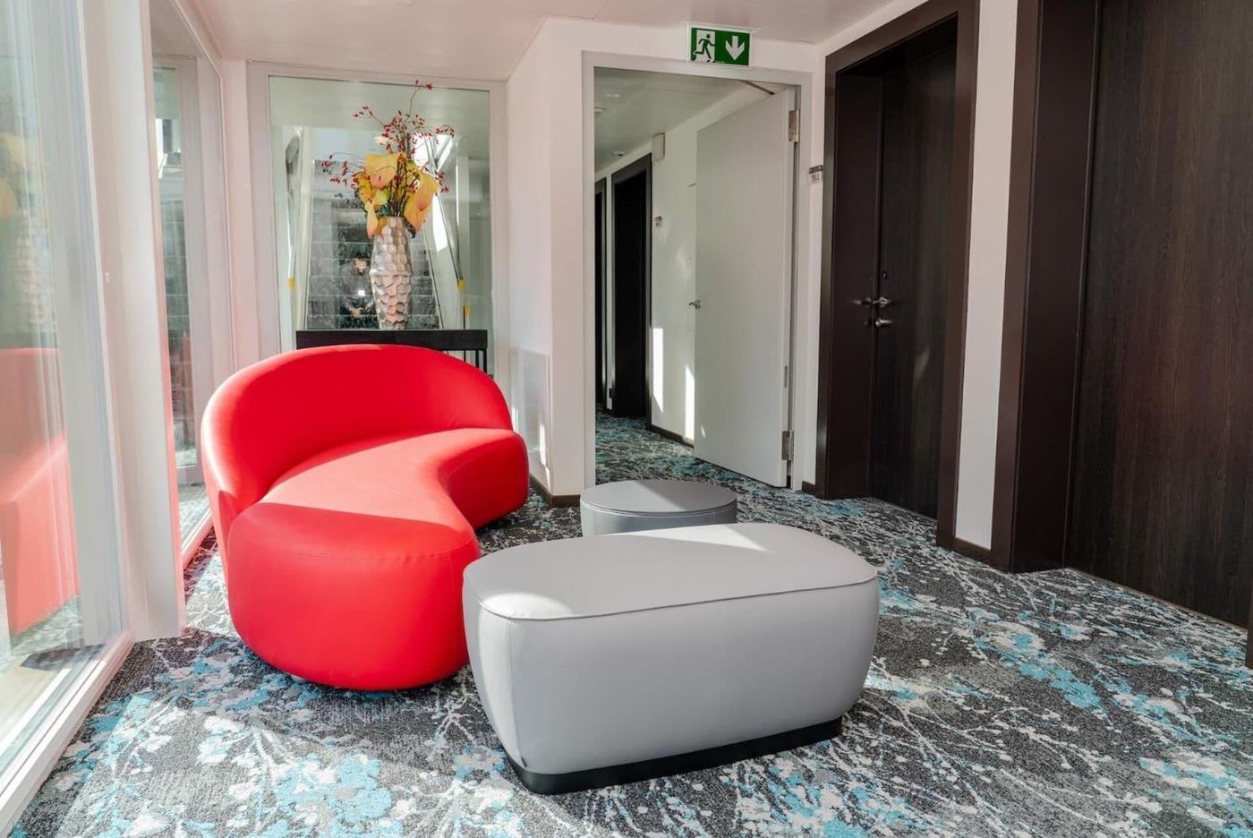 Nash-Pratik-Hotel-Lobby-7