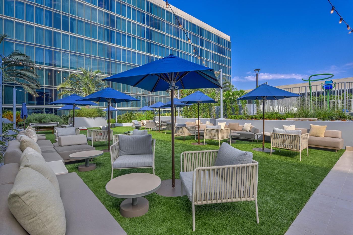 Hilton-Anaheim-General-view-56