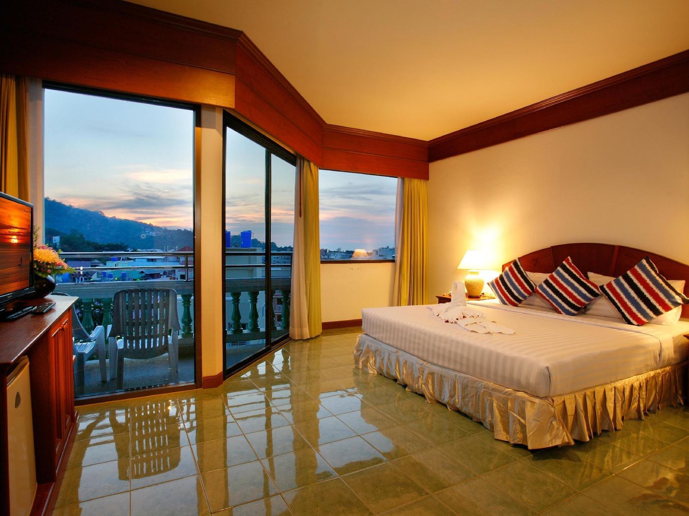 Jiraporn-Hill-Resort-Patong-General-view-21