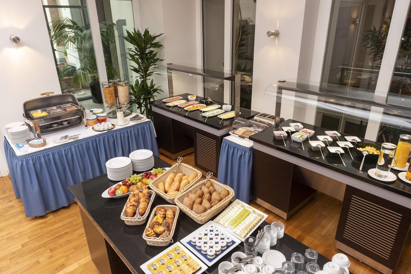 Hotel-Aquino-Berlin-Restaurant-29