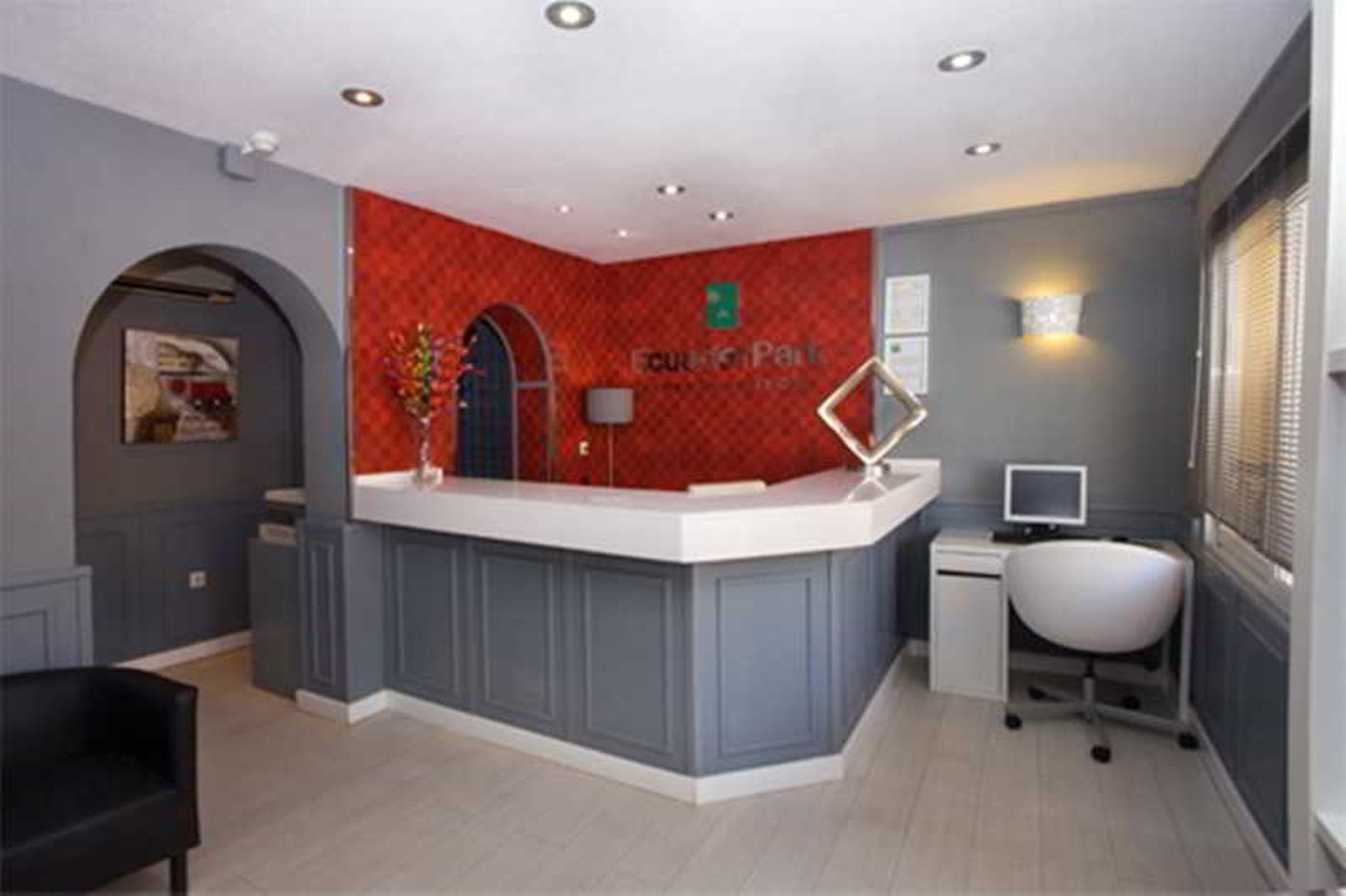 Ecuador-Park-Lobby-64