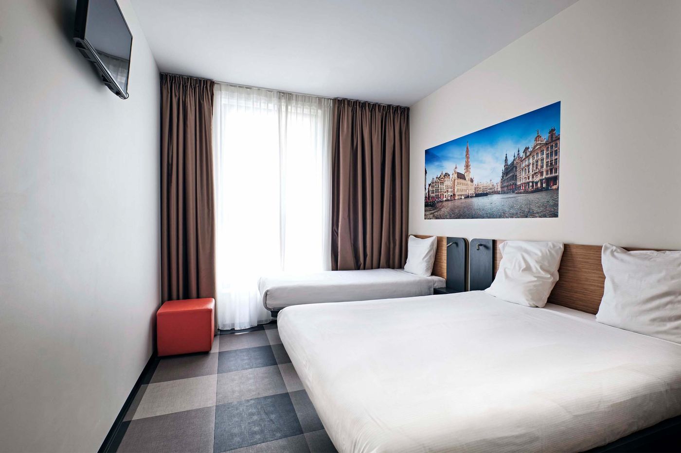 easyHotel-Brussels-City-Centre-Room-5