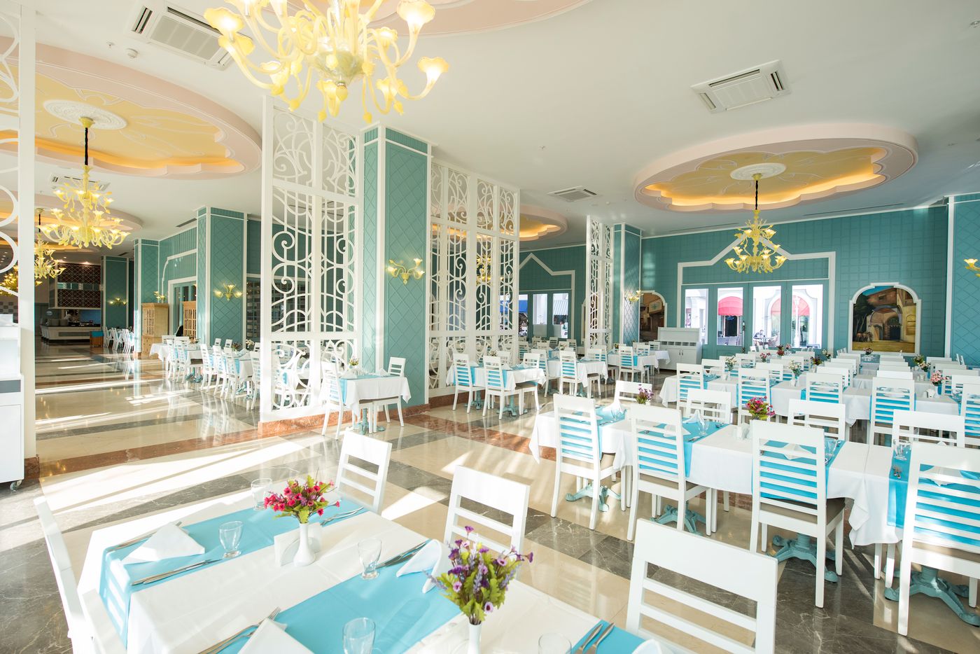 Quattro-Beach-Spa---Resort-Hotel-Restaurant-50