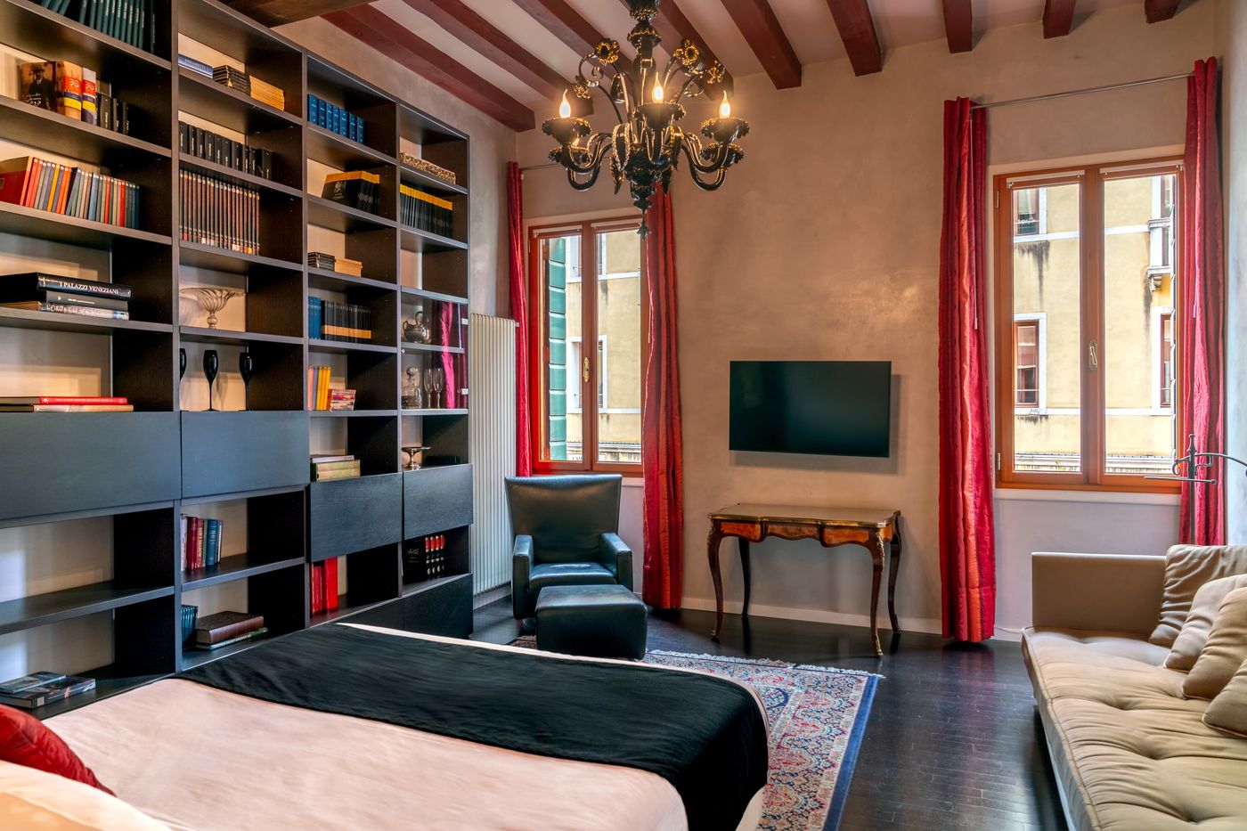 Palazzo-San-Luca-Room-30