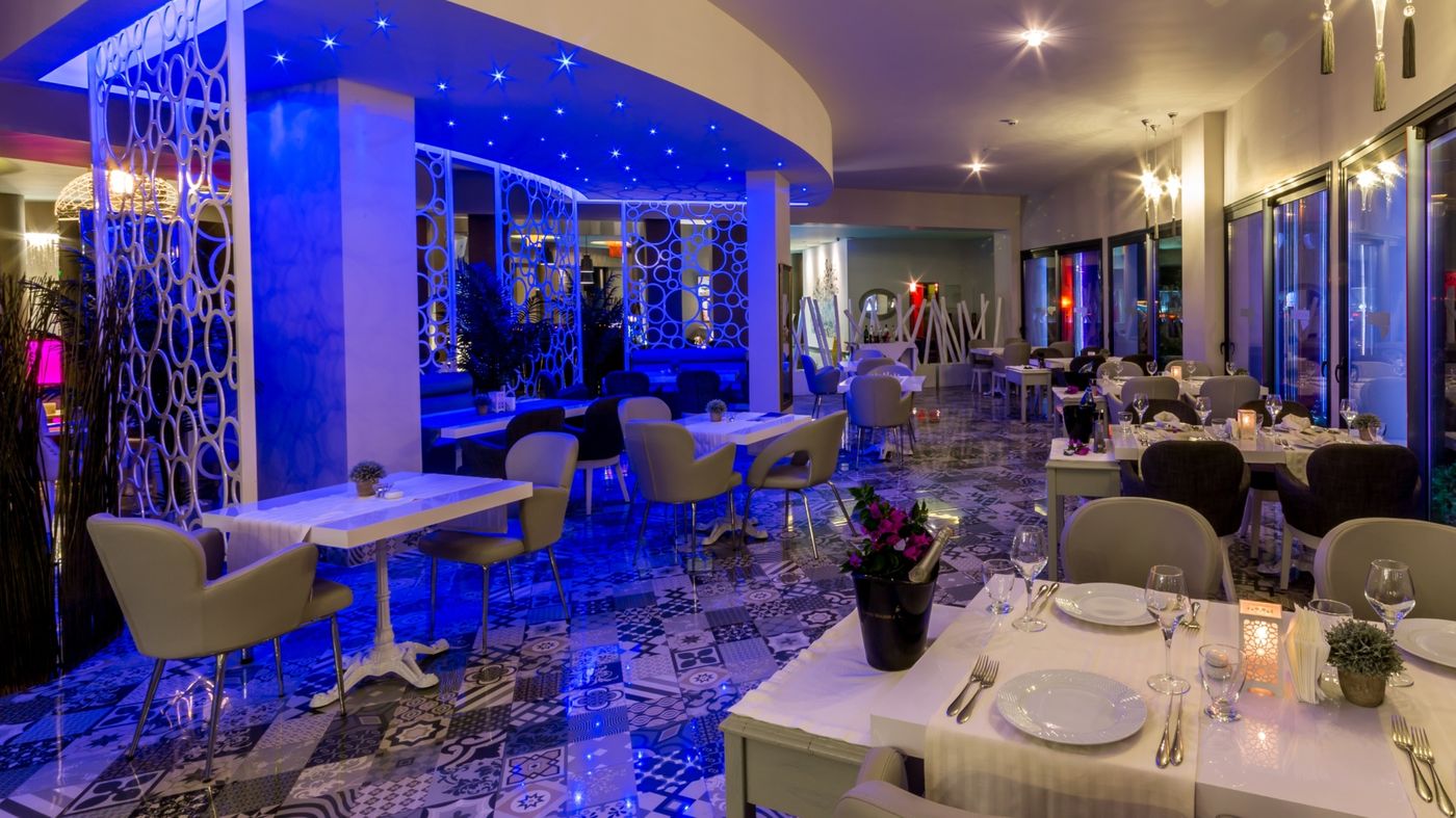 Cosmopolitan-Resort-Hotel-Restaurant-27