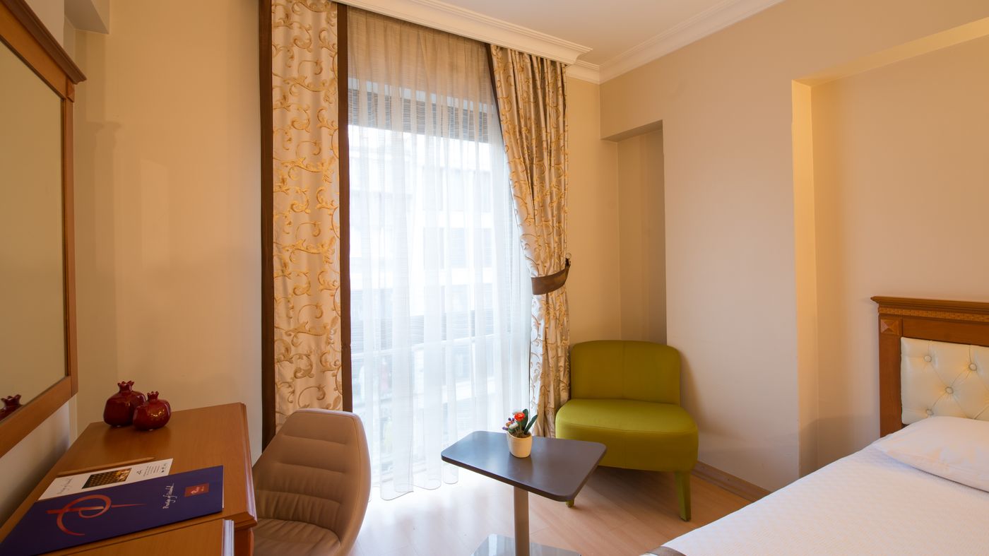 Prestige-Hotel-Old-City-Room-39