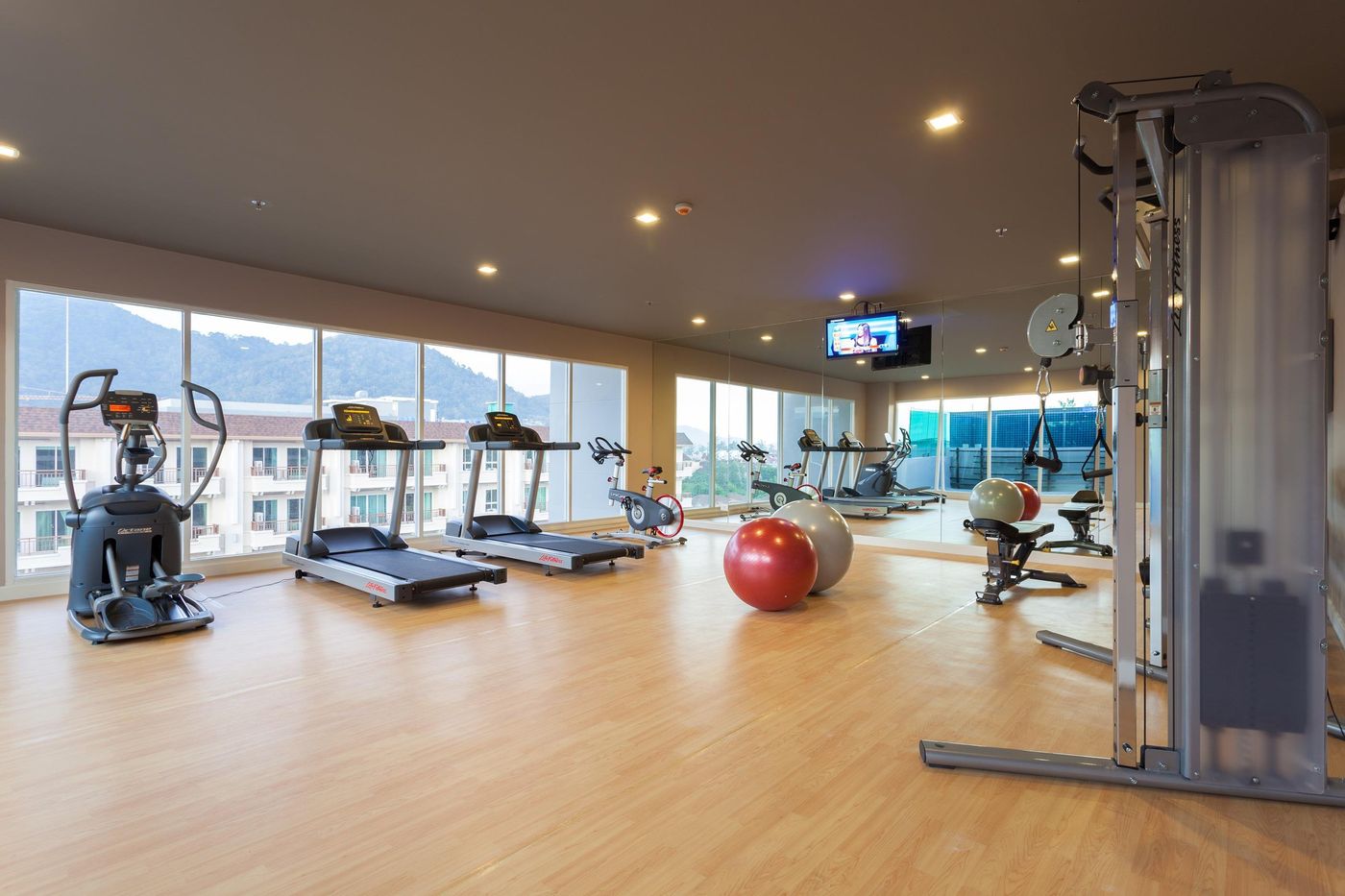 Best-Western-Patong-Beach-Sports-and-Entertainment-59