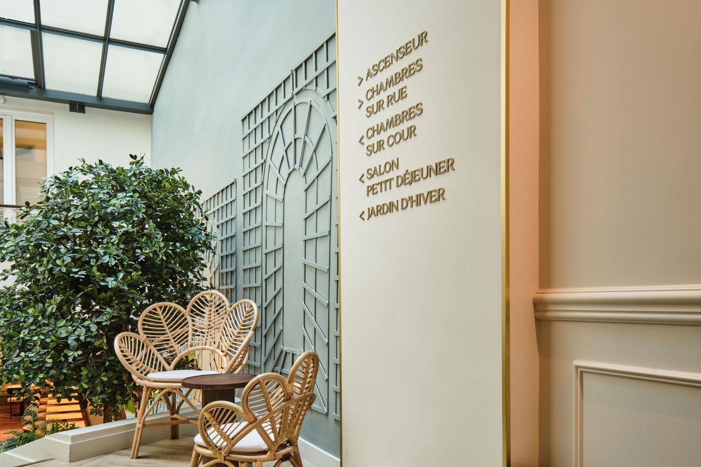 Moulin-Plaza-Lobby-17