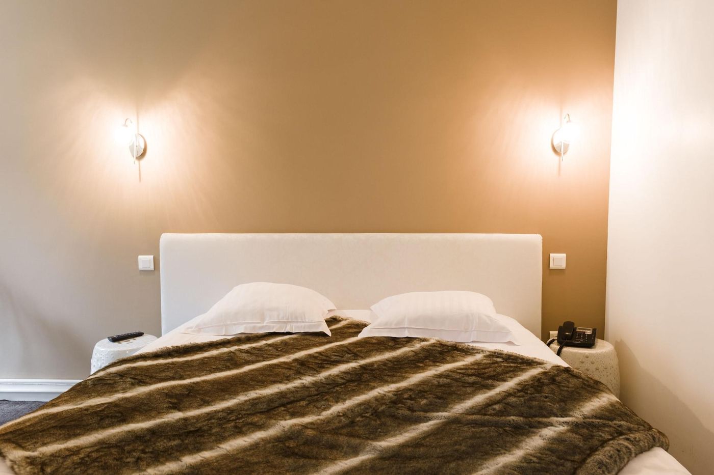 Hôtel Le Saint Louis-France-AMIENS-Room-8