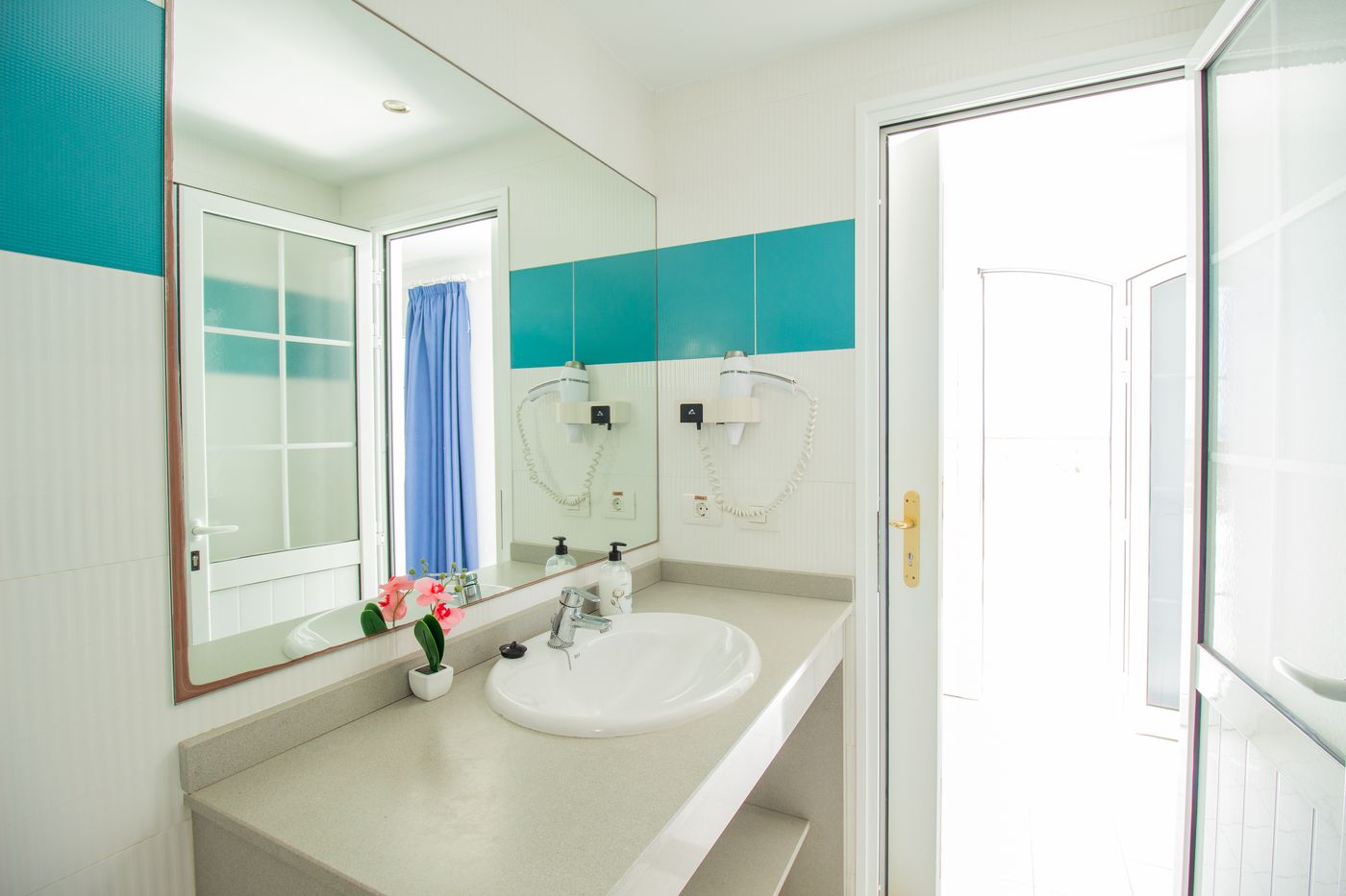 Vista Mar Apartments