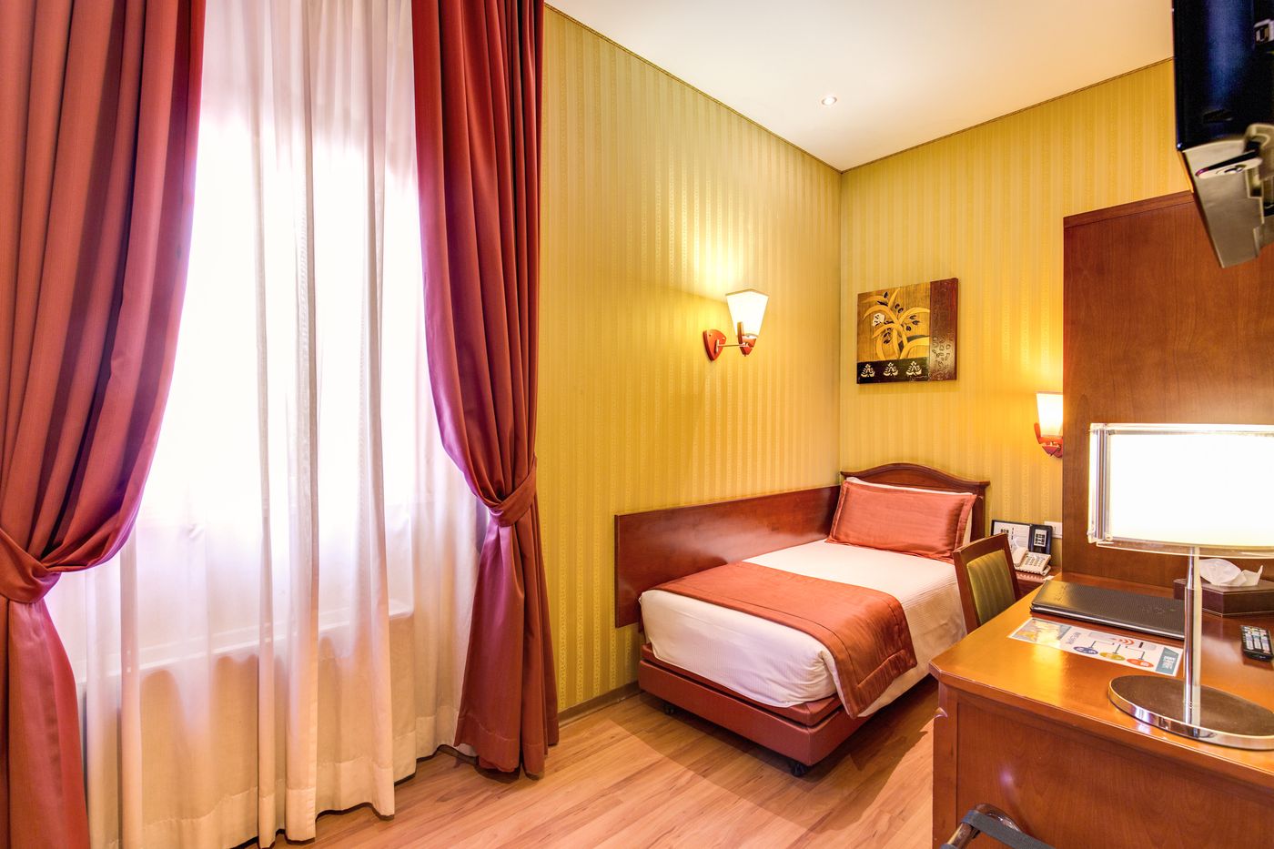 Augusta-Lucilla-Palace-Room-4