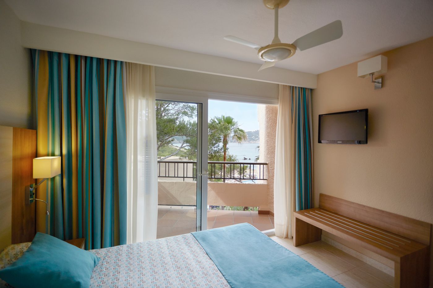 Invisa-Figueral-Resort---Cala-Blanca-Room-31