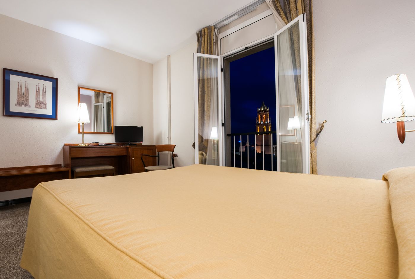 Gaudi-Room-4