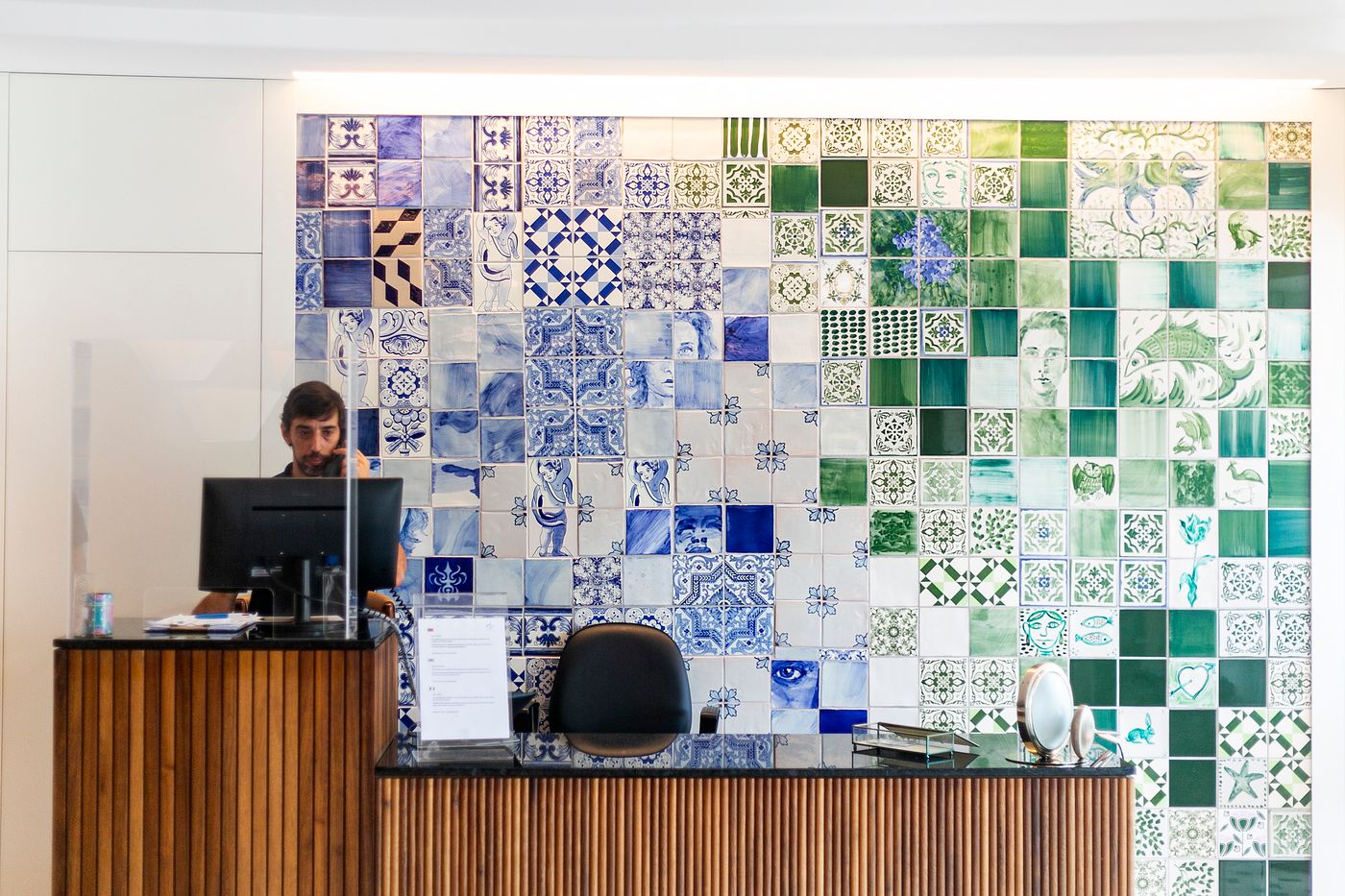 Ponta-Delgada-Lobby-36