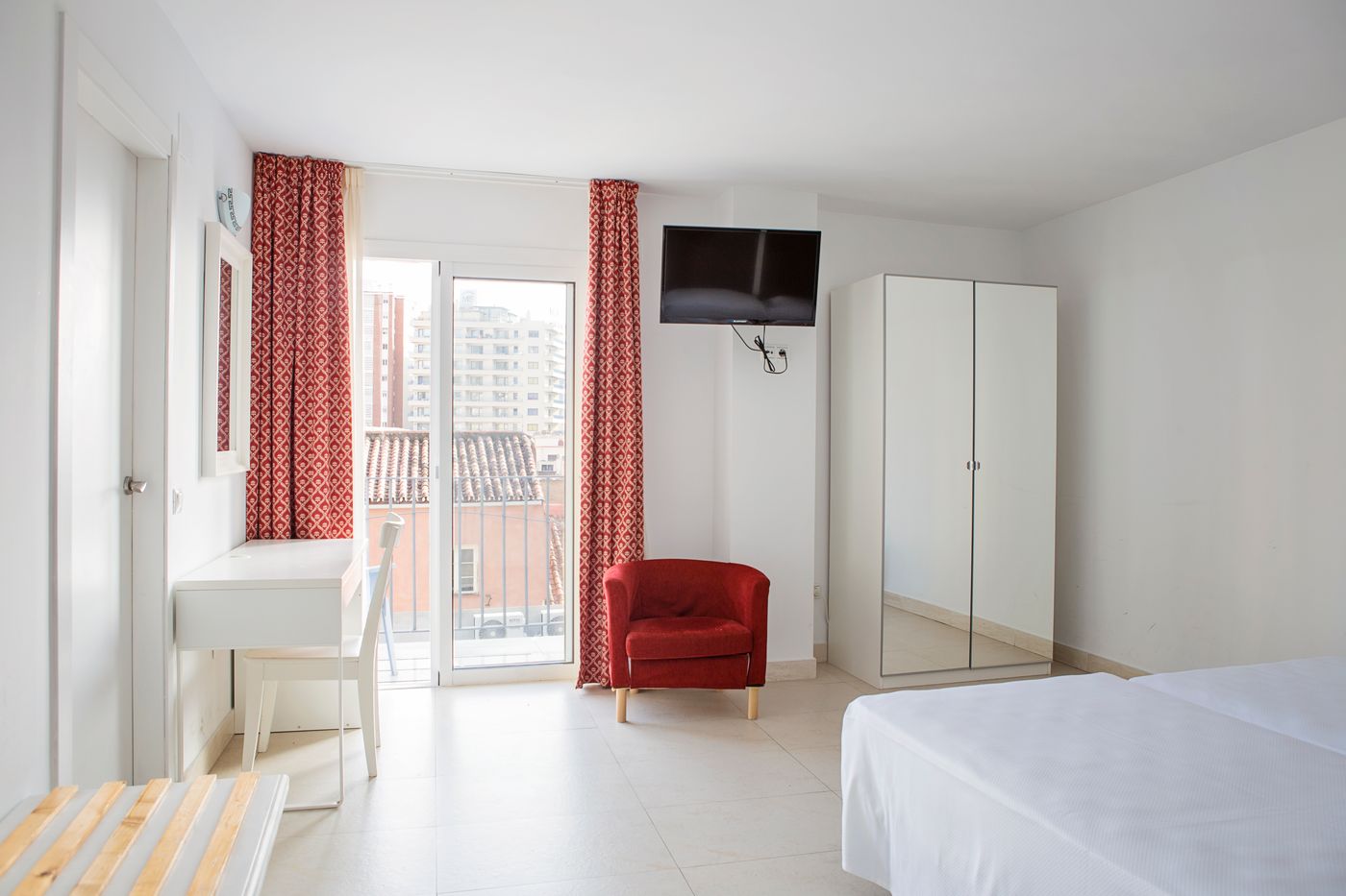 Malaga-Hotel-Eliseos-Room-17