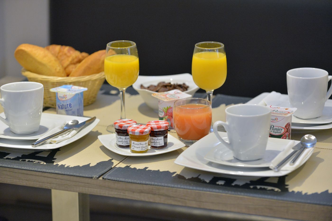 Hotel-Du-Chemin-Vert-Restaurant-27