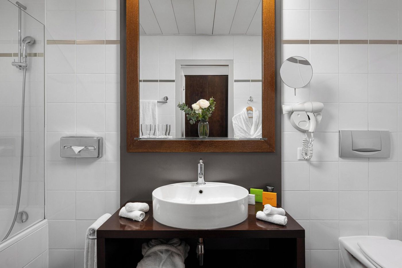 Auteuil-Manotel-Room-37