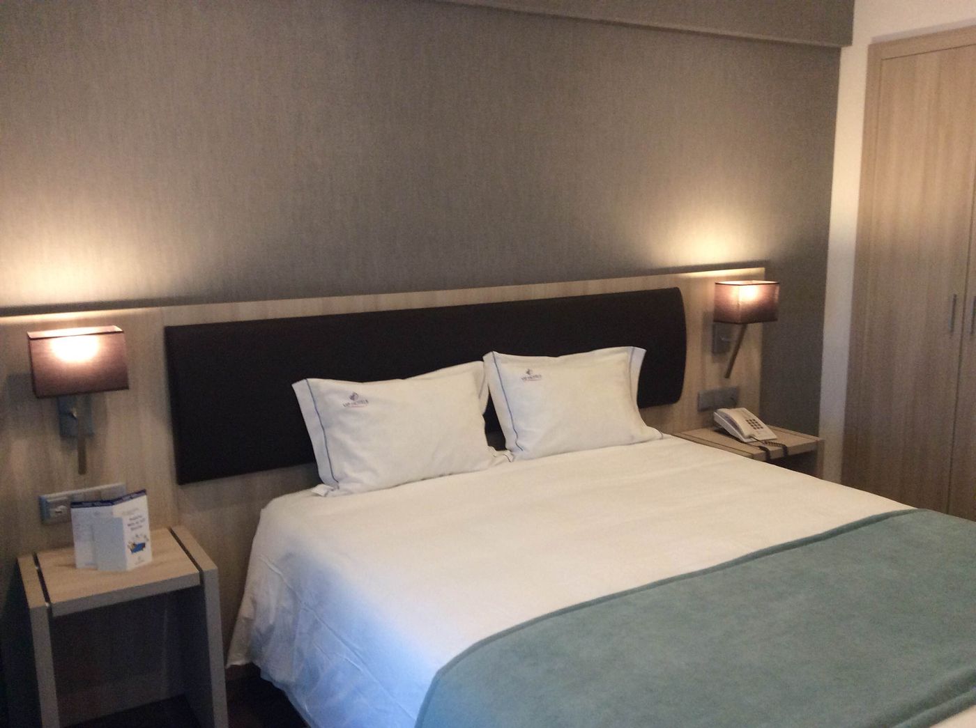 VIP-Executive-Zurique-Room-8