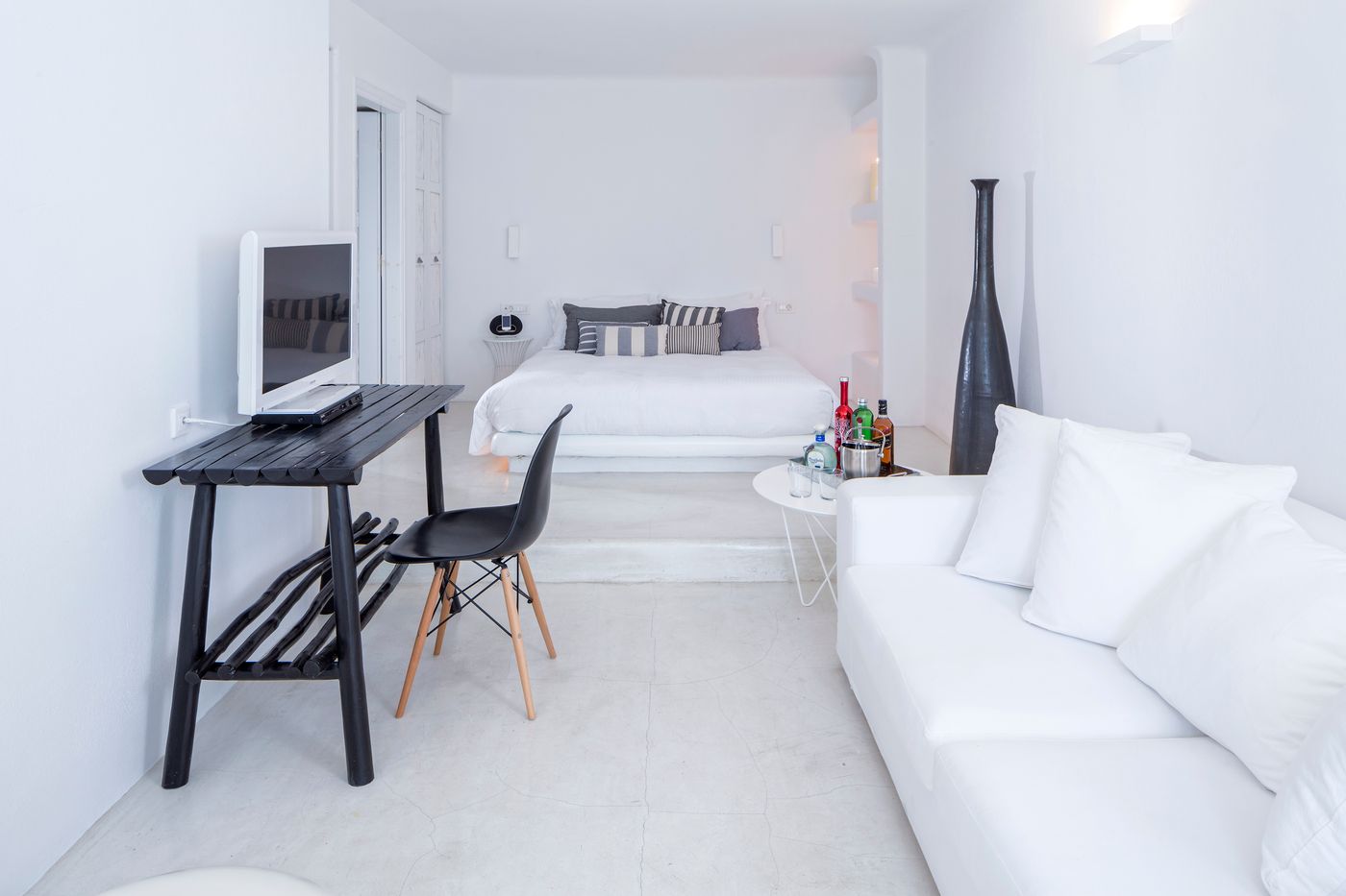 Ostraco-Luxury-Suites-Room-35