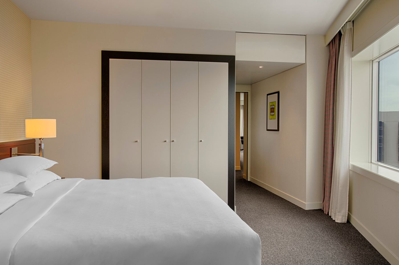 Sheraton-Amsterdam-Airport-Hotel-And-Conference-Center-Room-47
