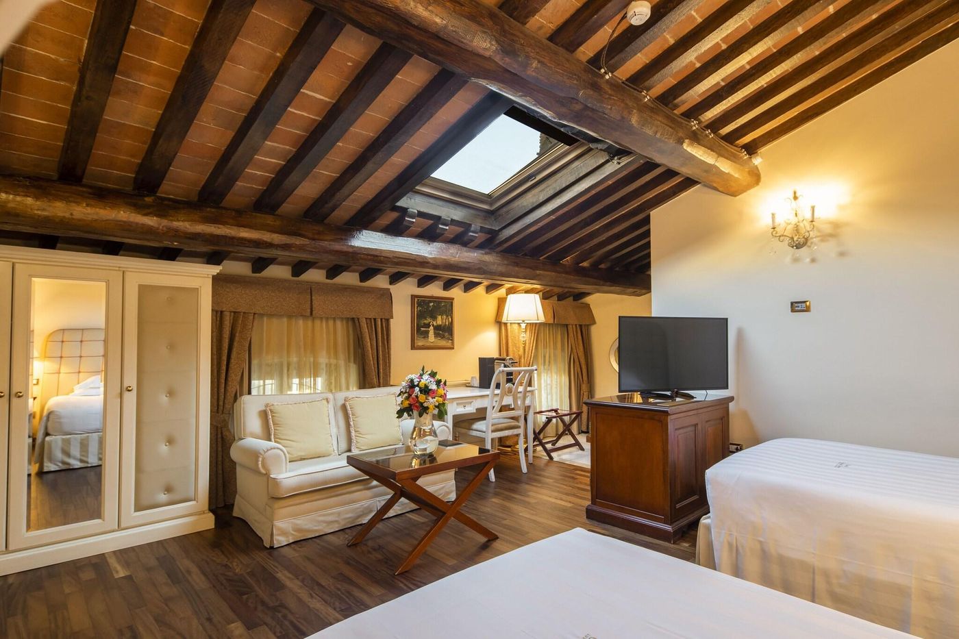 Golden-Tower-Hotel---Spa-Room-11