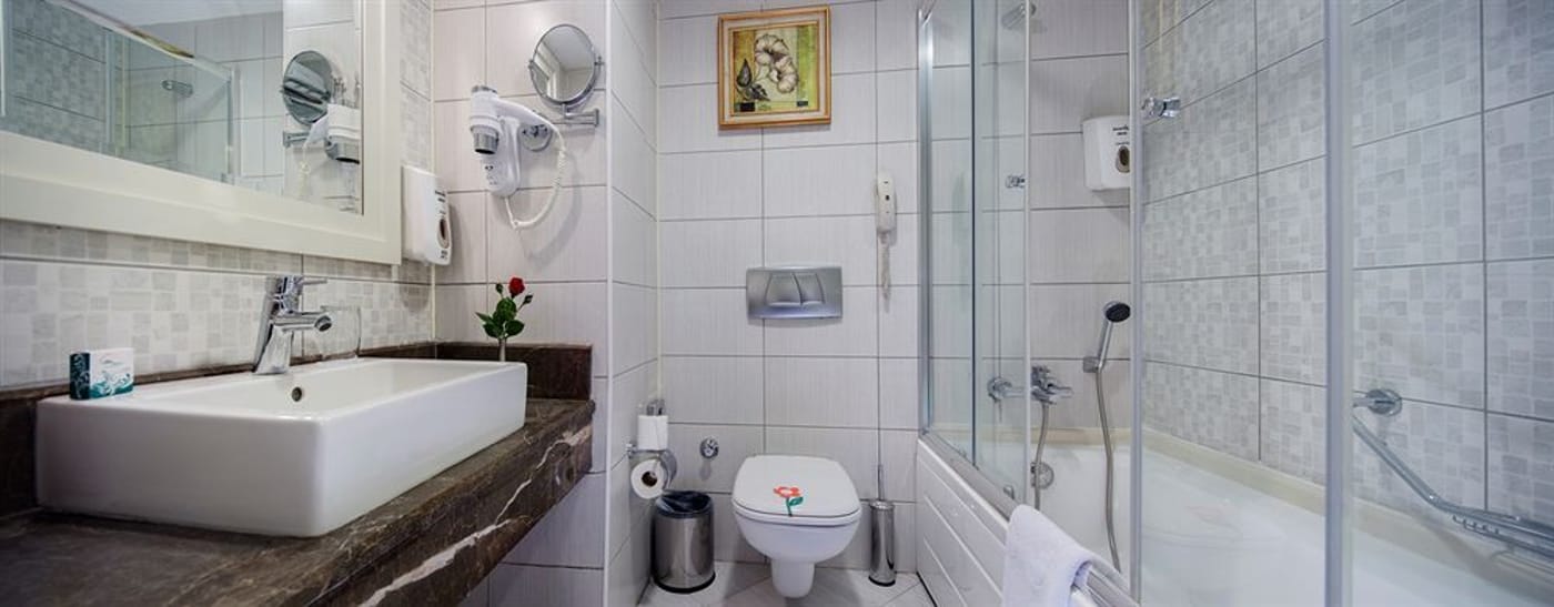 Alba-Queen-Hotel-Room-29