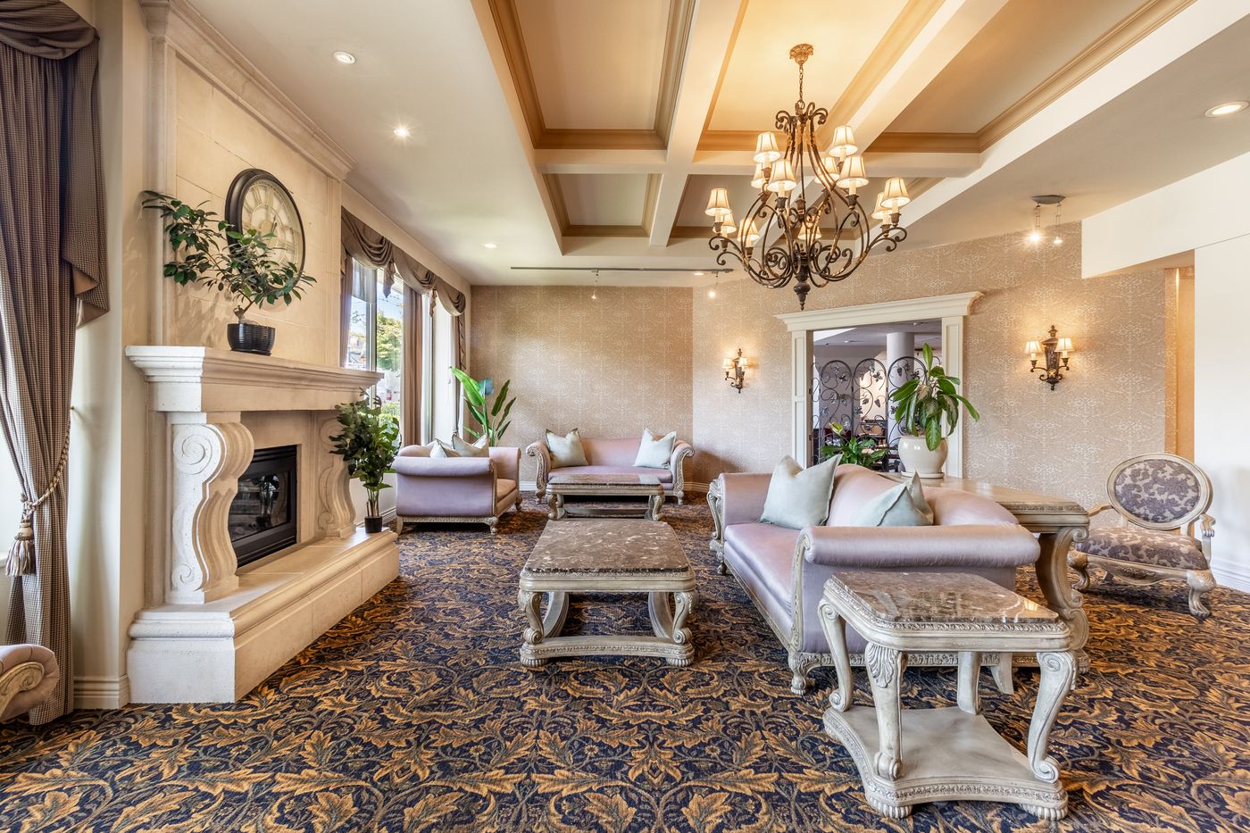 Atrium-Hotel-Vancouver-Lobby-2