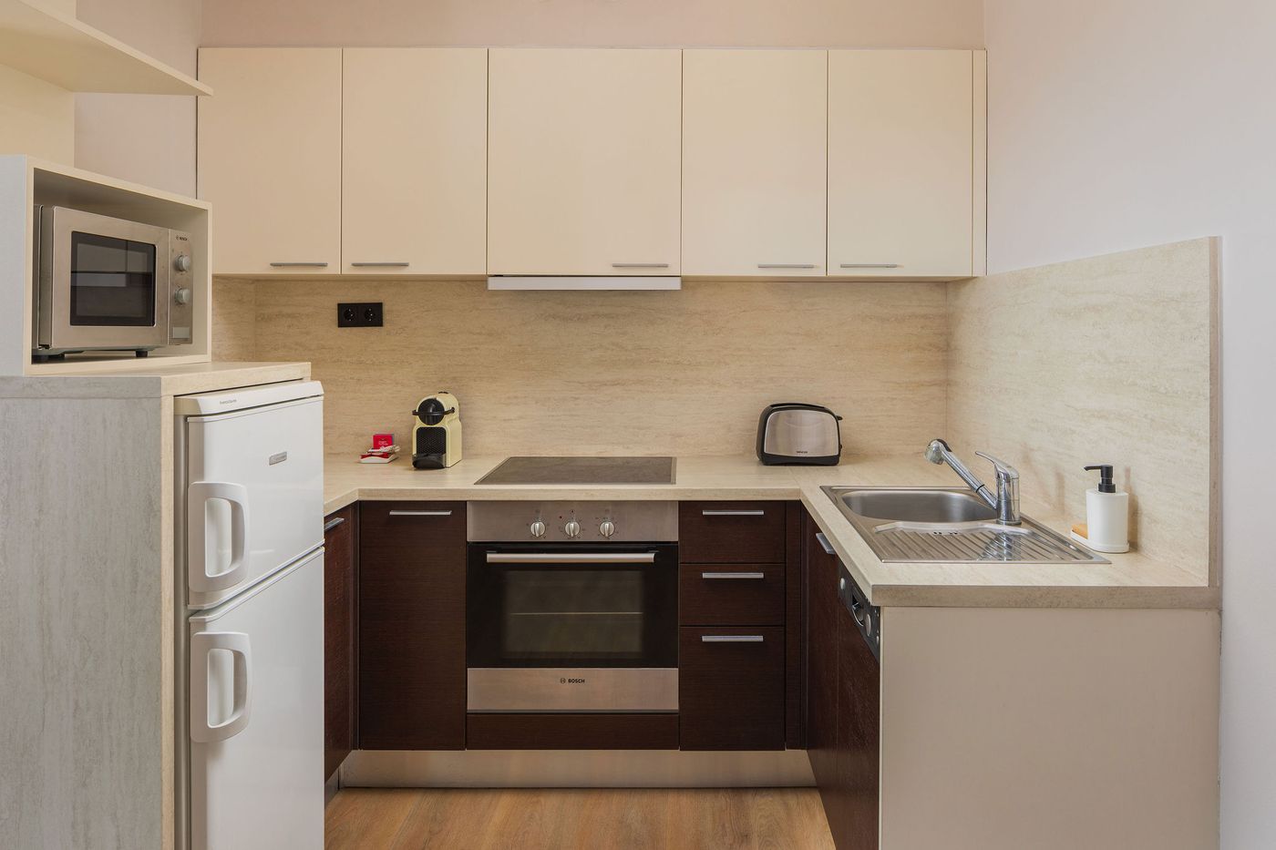 Escala-Hotel---Suites-Room-33