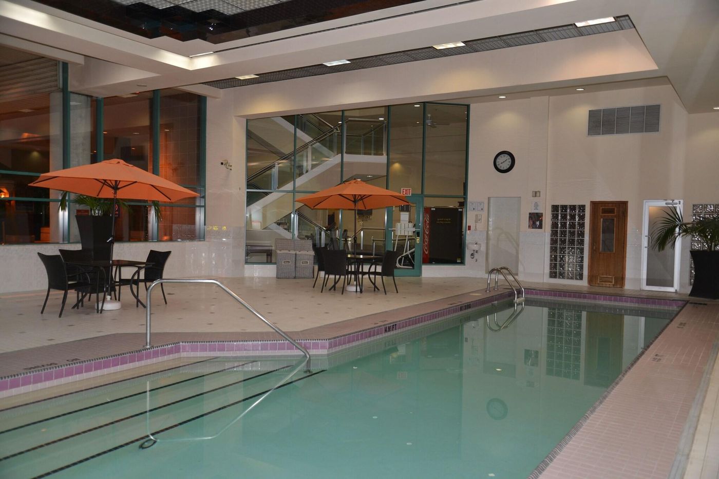 Rosedale-On-Robson-Suites-Hotel-Pool-45