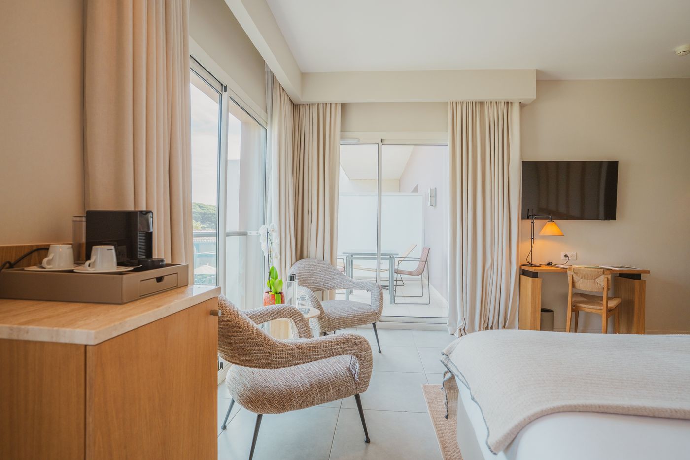 Kube-Hotel-St-Tropez-Room-58