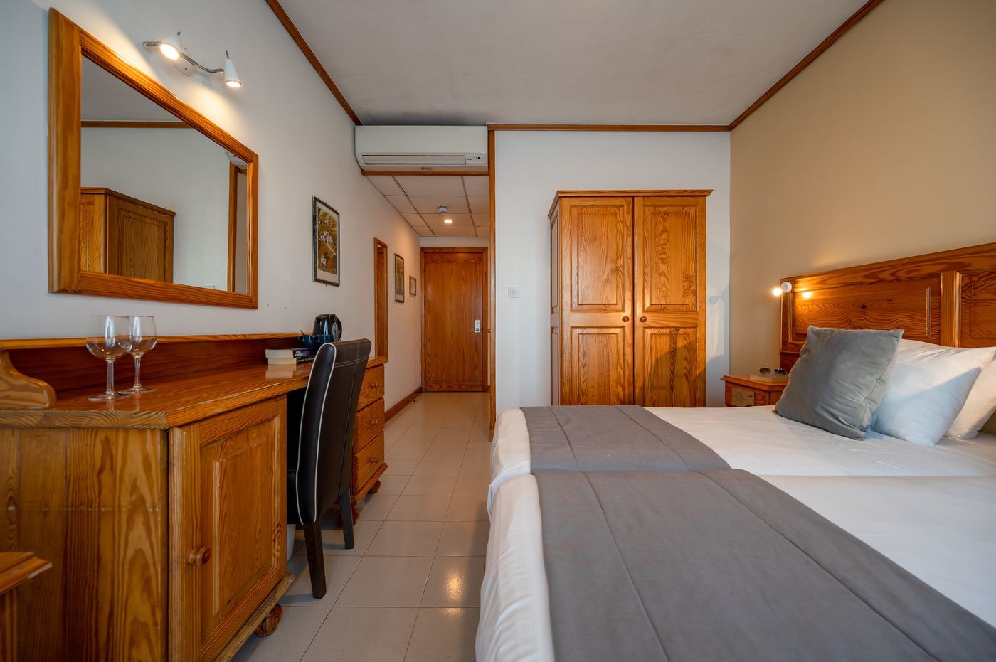 Gillieru-Harbour-Room-13