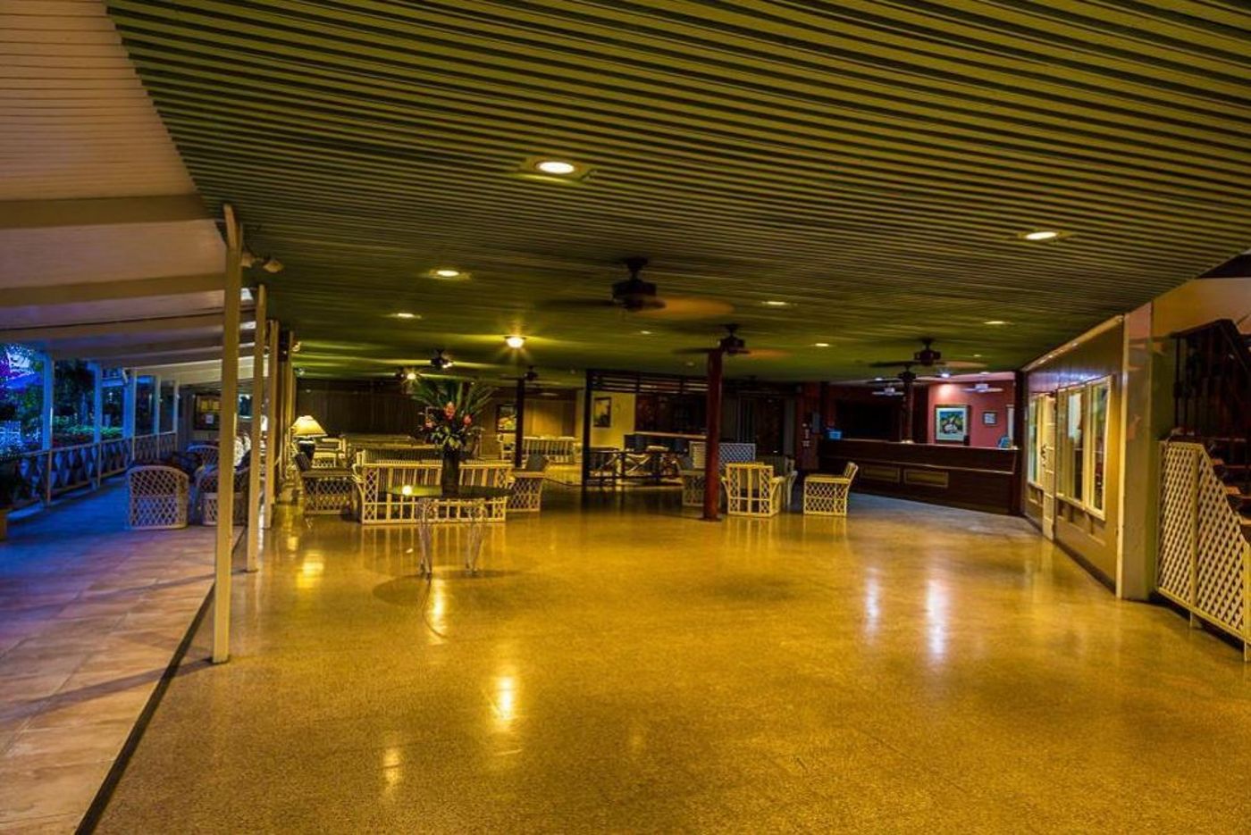 Starfish-Tobago-Lobby-10