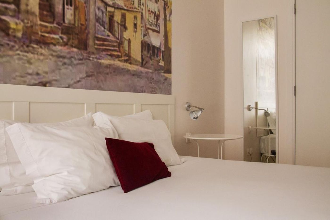 Lisbon-Arsenal-Suites-Room-5