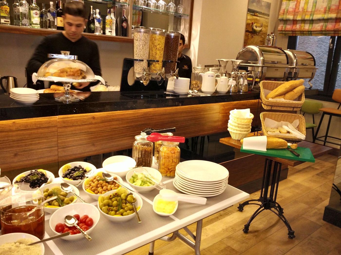 The-White-Orient-Hotel-Restaurant-32