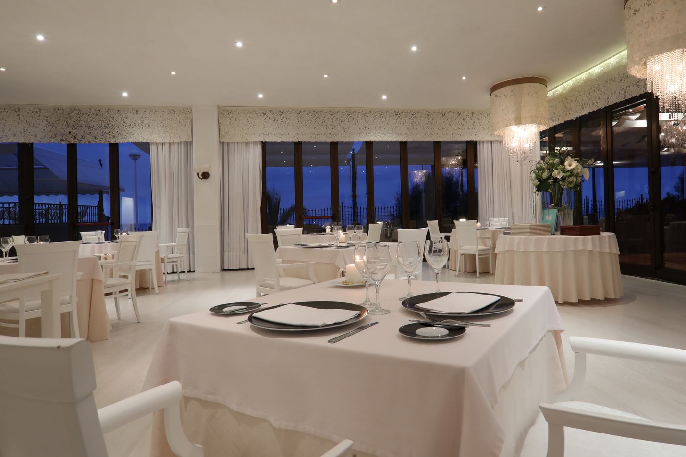 IBEROSTAR-Grand-Hotel-Salome-Restaurant-44