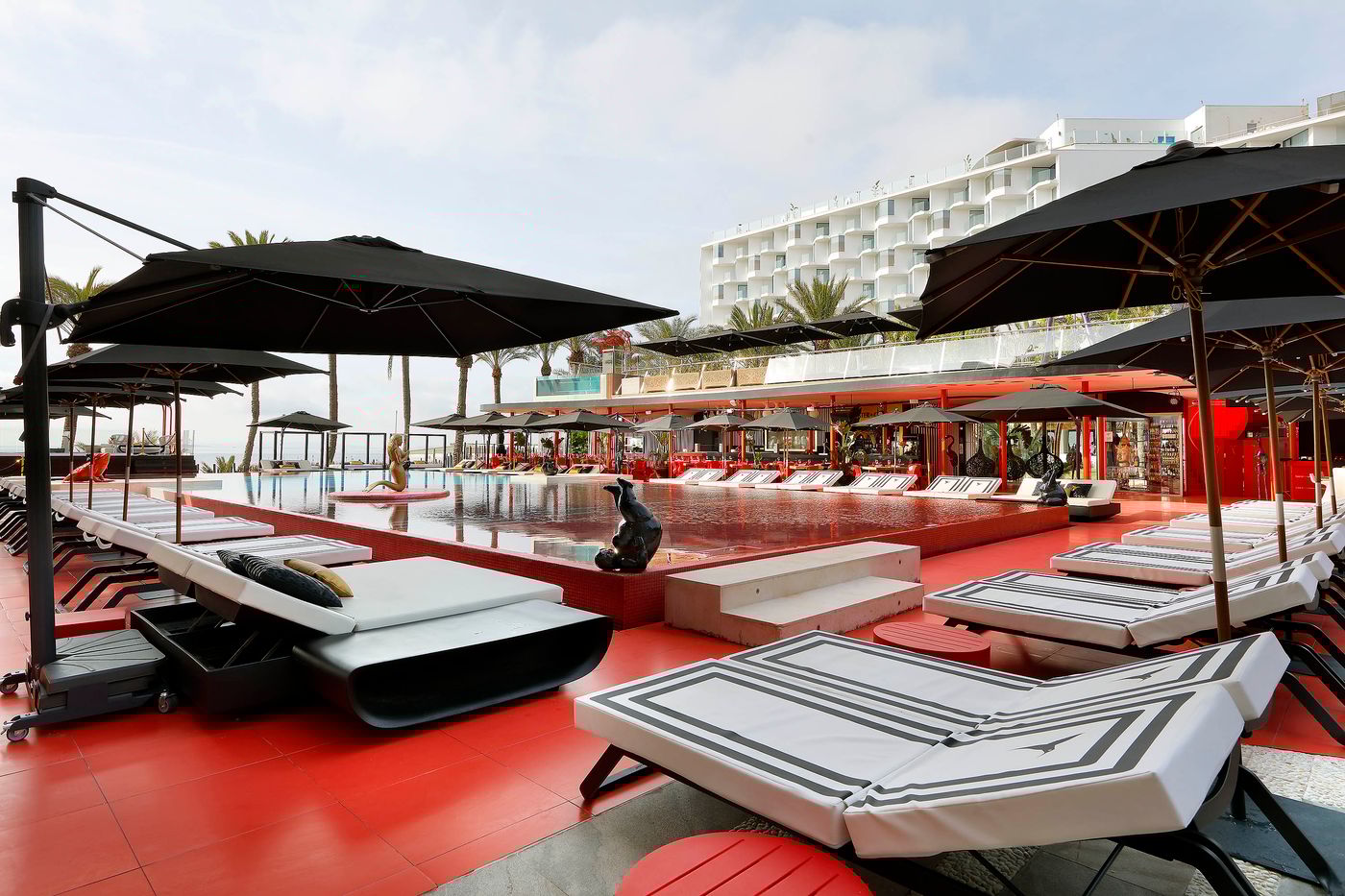 Ushuaia-Ibiza-Beach-Hotel-Pool-14