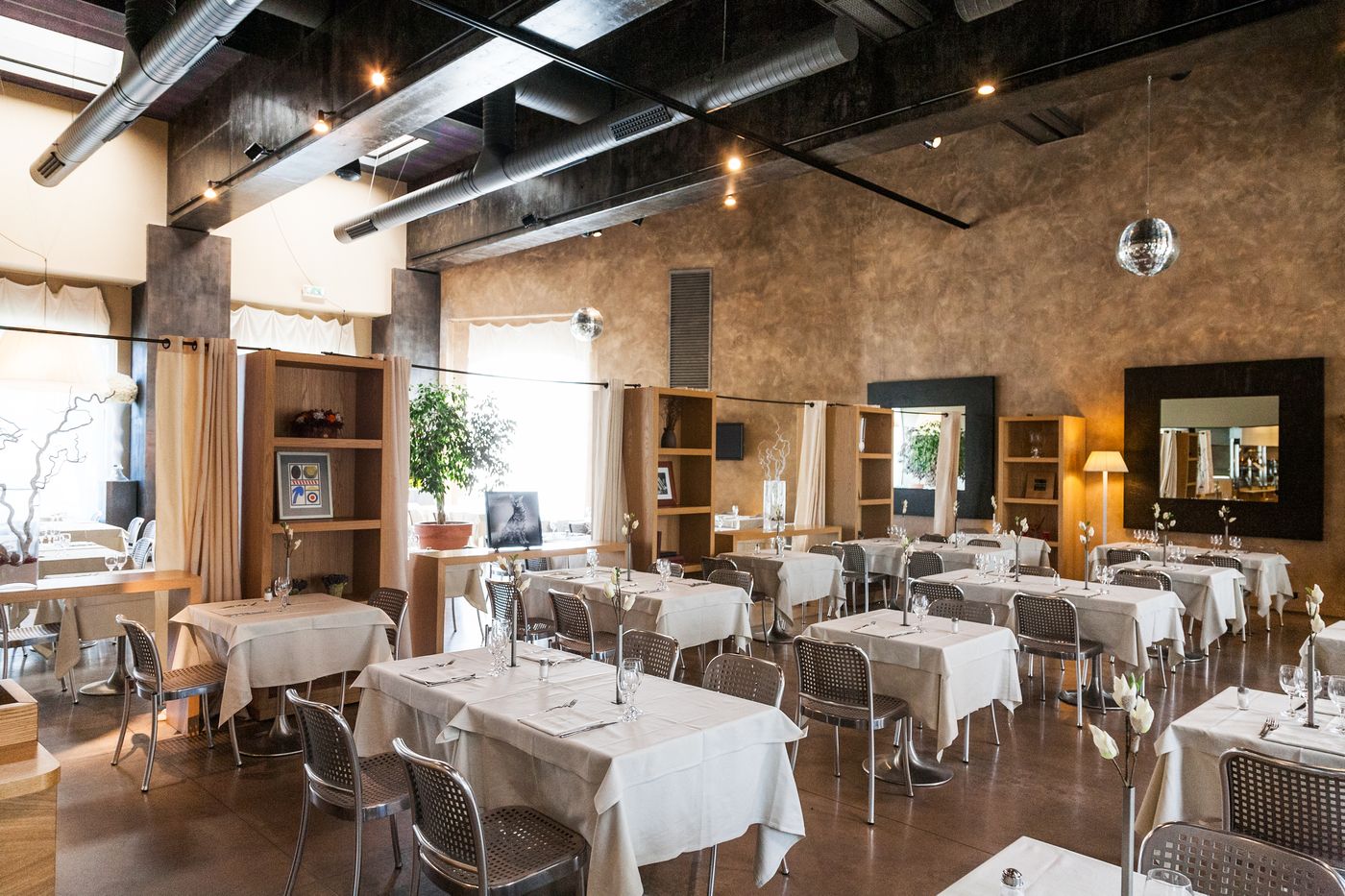 Cosmo-Hotel-Palace-Restaurant-19