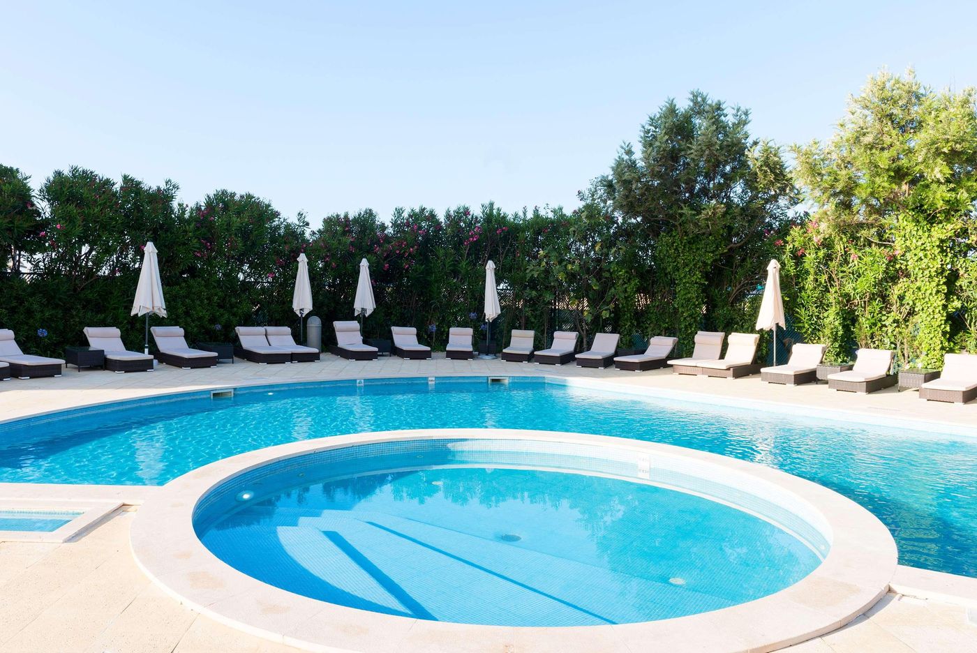 Tryp-Lisboa-Caparica-Mar-Hotel-Pool-56