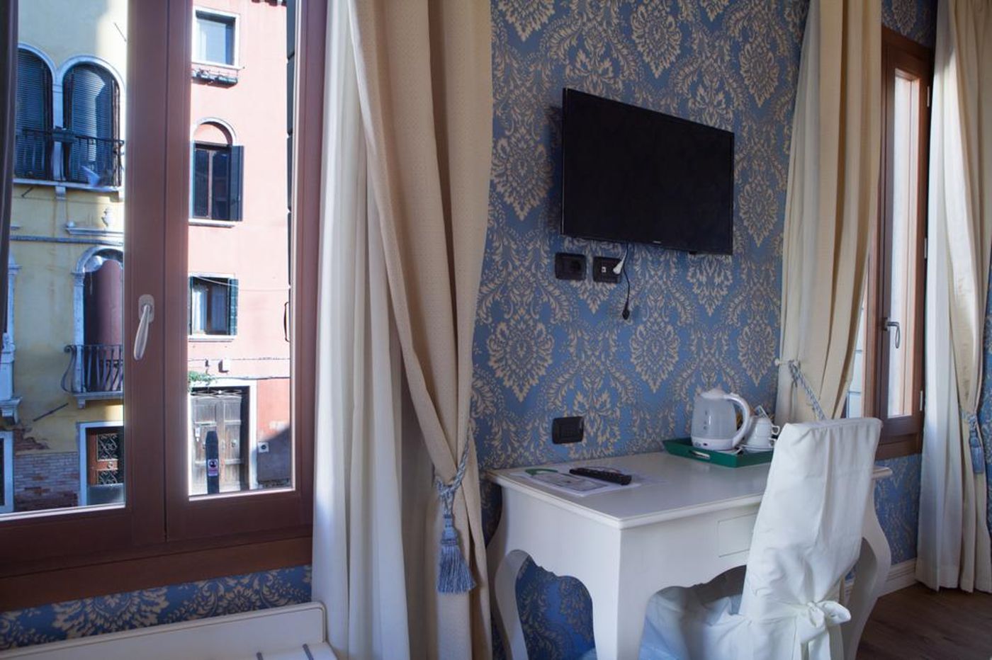 Charming Venice Santa Fosca-Italy-Venice-Room-9