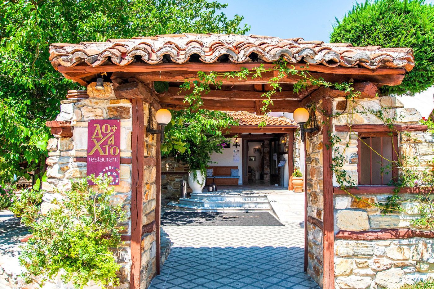 Athena-Pallas--Restaurant-21